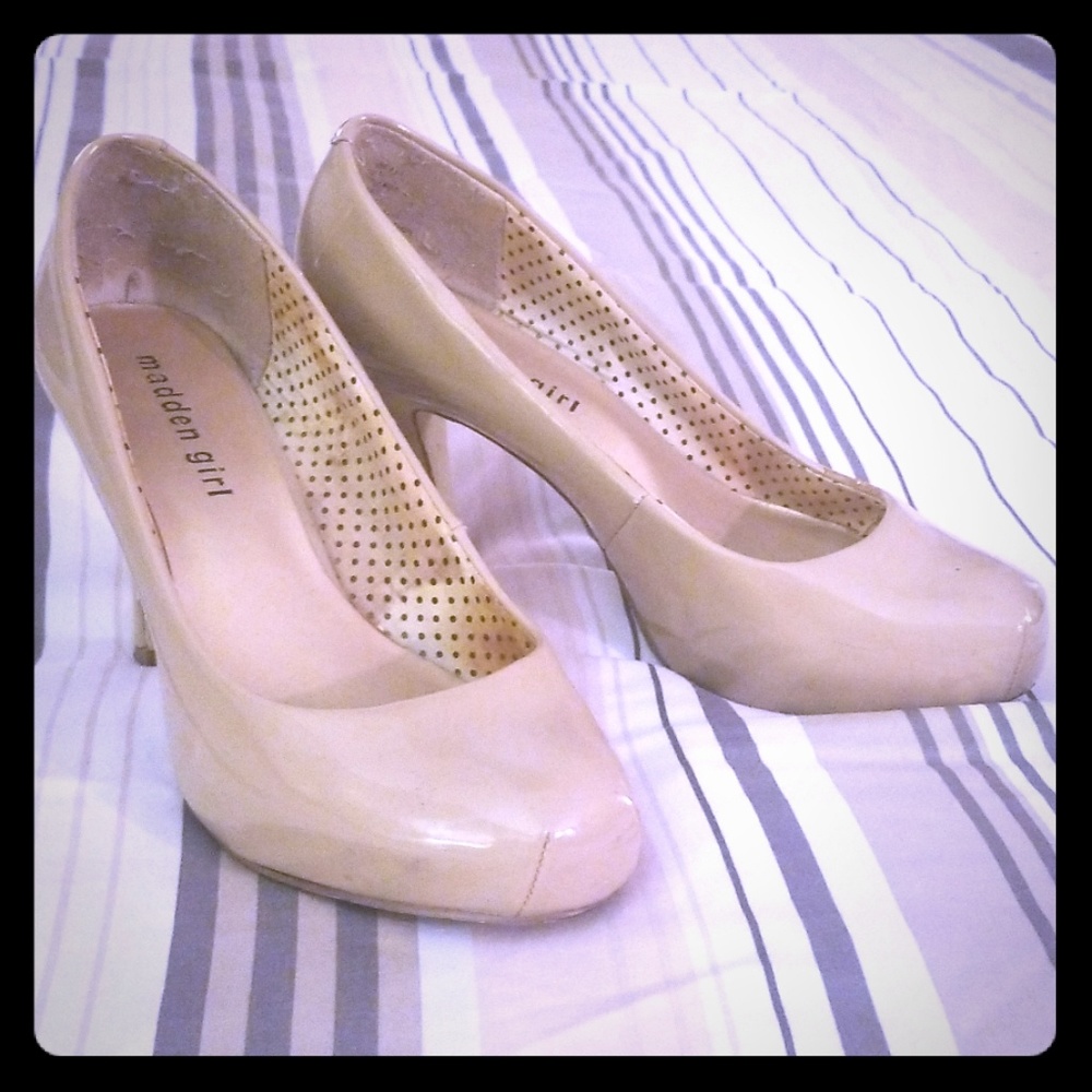 Madden Girl pumps